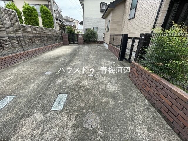 駐車場:駐車場は縦列駐車になりますが2台駐車可能です。