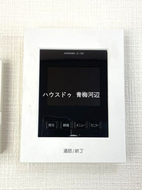 モニタ付きインターホン:訪問者の顔を確認できるので防犯の効果が高まり暮らしに安心を与えてくれます。