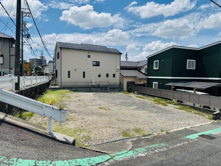 完成前の物件購入が不安な方は、同じ建築会社の別物件を内覧することで
物件の雰囲気を確認できます!
ハウスドゥ瀬戸中央店は即対応が可能です!ぜひご相談ください!