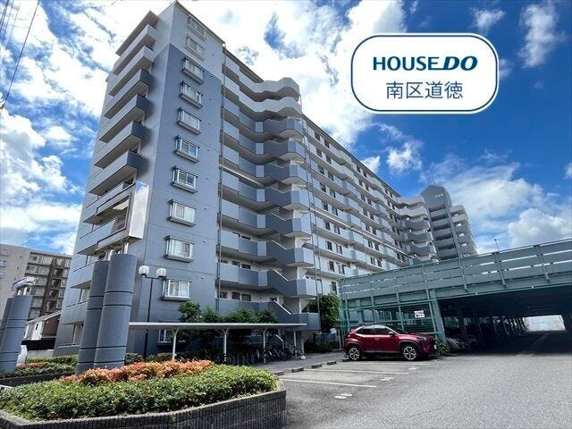 【外観】
11階建て5階部分のお部屋にあたります。
名鉄常滑線/豊田本町駅まで徒歩約6分、「氷室」停まで徒歩約3分と、通勤や通学に便利な立地です。