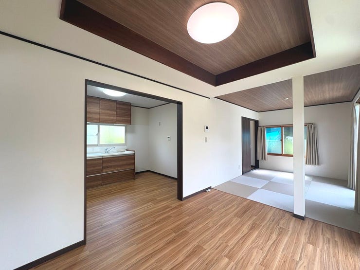 玄関からリビングを通り各部屋へつながる間取りとなっており、ご家族が自然と集まる空間づくりです。