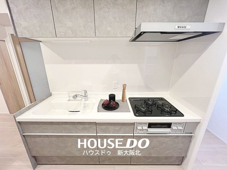 ■壁付きのキッチンは食器棚などの家具を配置する場所が選べるので、お客様に合わせたレイアウトにできます!
■デッドスペースができにくいため、リビングやダイニングを広く使えるのも魅力です!