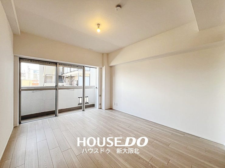 ■この洋室は7帖あるので、寝室としてもオススメです!
■ダブルベッドを置いても十分な広さがあります!