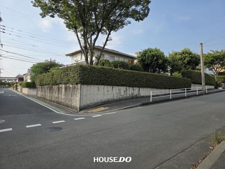 【前面道路含む現地写真】