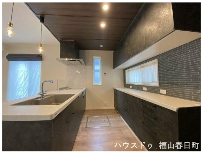■料理上手になれるキッチン■広いシンクと作業スペースで、本格的な料理も思う存分楽しめます。
