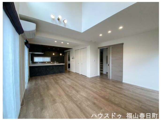 広々としたリビング家族が集まる暖かい光の注ぐ素敵な空間です!