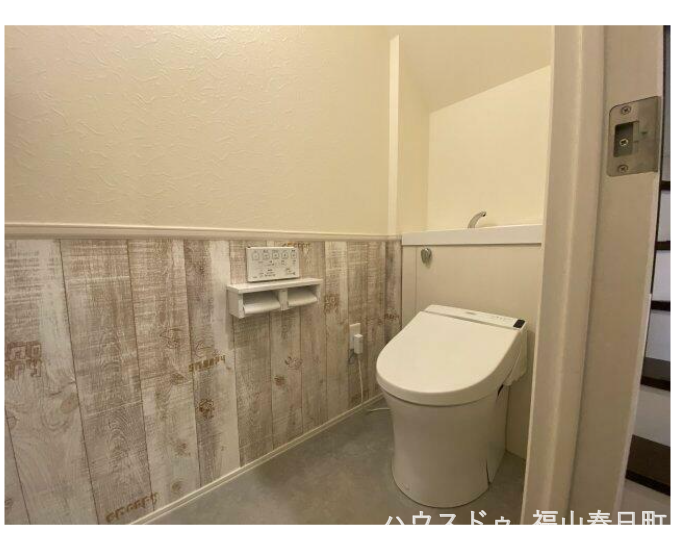 トイレは各階に1か所ずつ設置。忙しい朝の混雑を軽減でき、夜間に階段を移動する負担も少ない便利な間取りです。