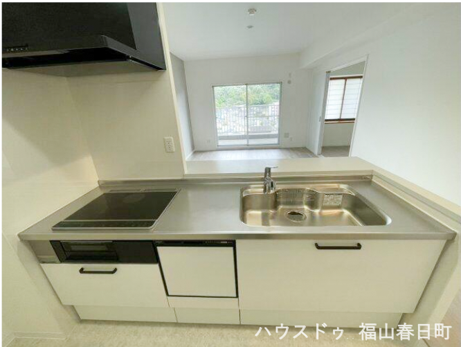 食器洗浄乾燥機つきで広いシンクで洗い物も楽々!