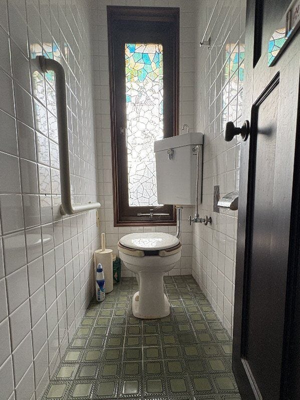 2階のトイレになります。