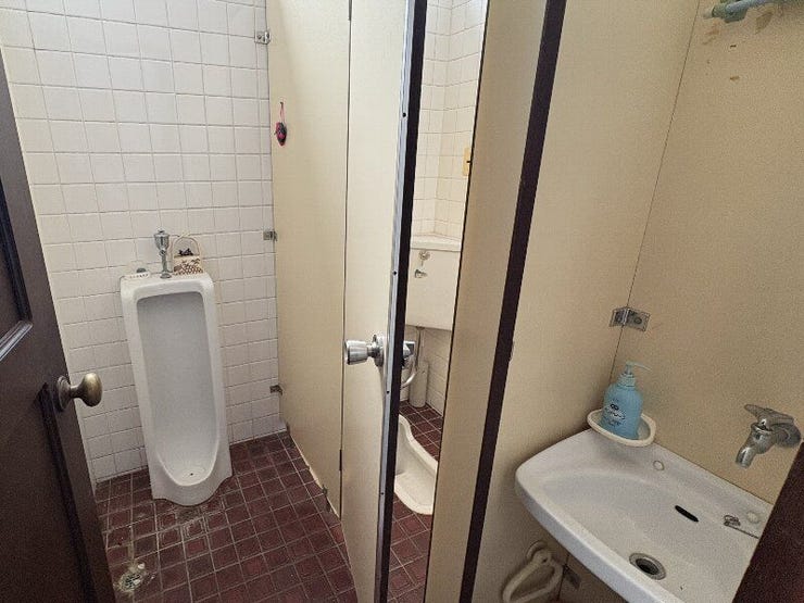 1階のトイレになります。