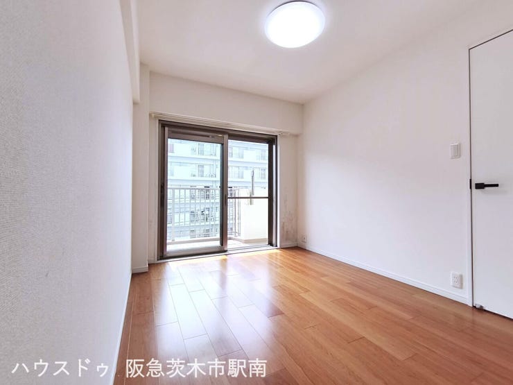 バルコニー側 洋室5.2帖のお部屋