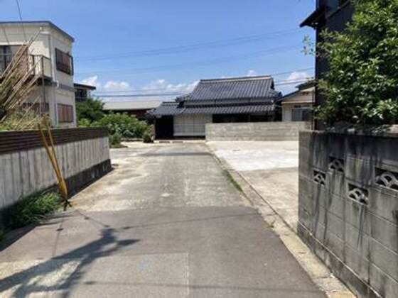 車出しもスムーズなフラットアプローチ!静かな住環境が魅力の前面道路