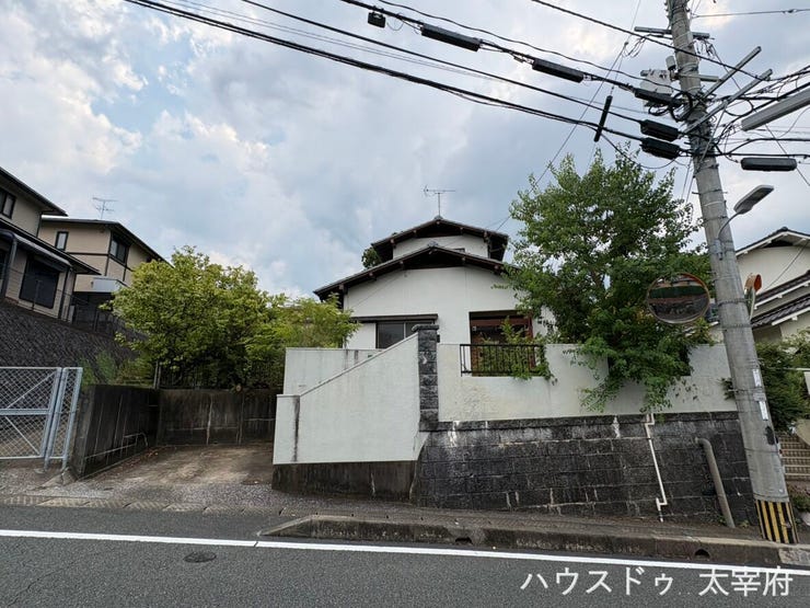 【外観】
■所在地:大野城市 つつじケ丘3丁目
■建物構造:木造
■駐車台数:あり
■現況:空
■引渡日:即時