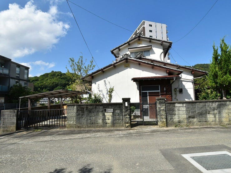 外観を東側より撮影