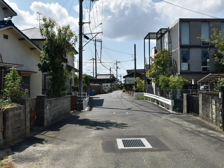 東側道路