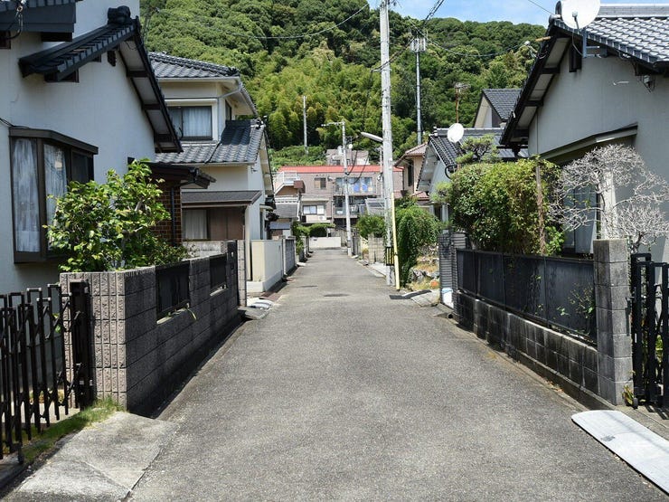 東側道路