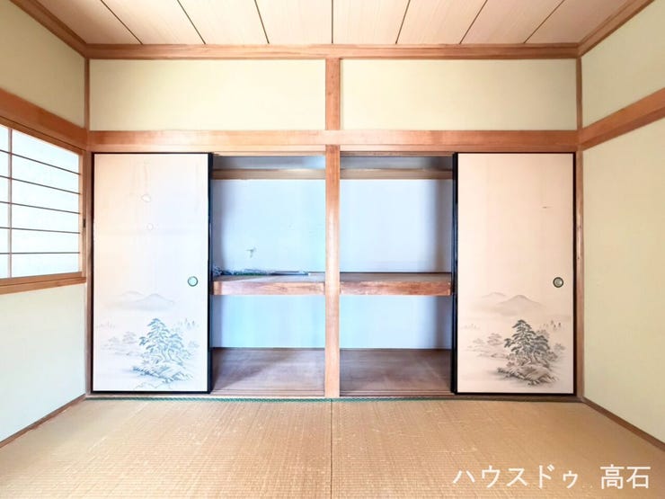2階8畳和室①
豊富な収納スペースを確保しており、ご家族の衣類や荷物もすっきり収納可能。