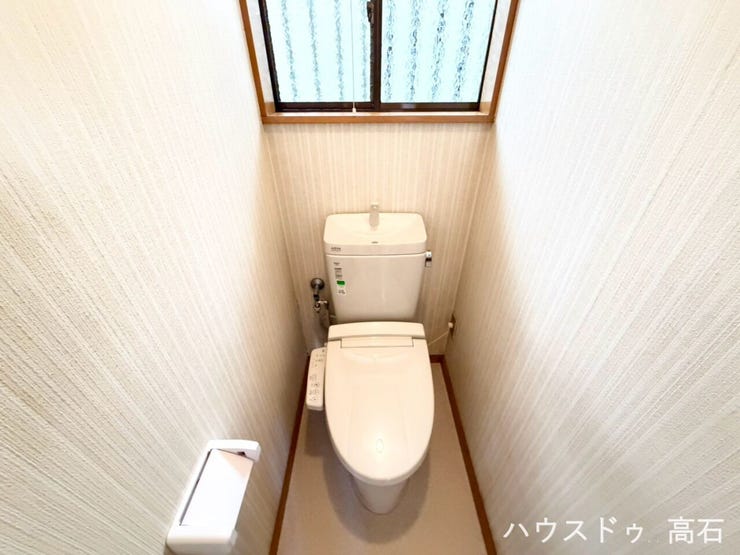 2階トイレ
2階にもトイレがあるため、忙しい朝の準備時間でも家族で重なることなくスムーズに利用できます。