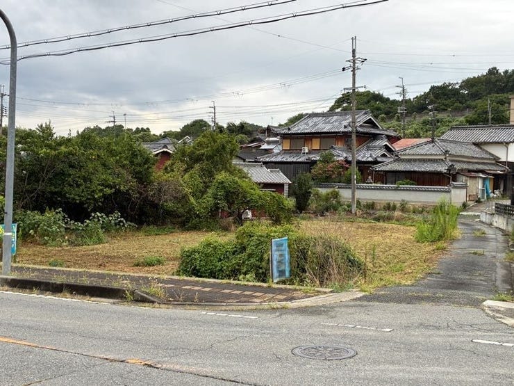 運転が苦手な方もラクラク!余裕のある前面道路スペース
