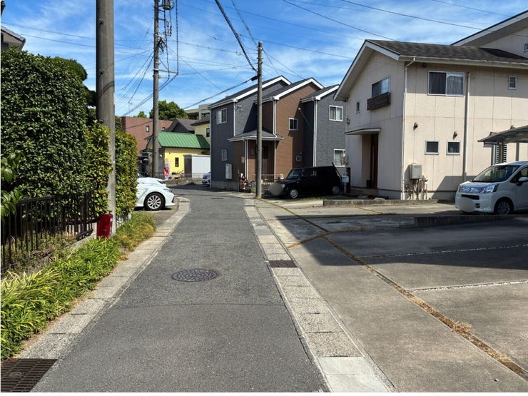 【前面道路含む現地写真】