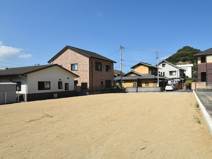 敷地内を北東側より撮影