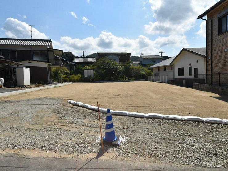 外観を西側より撮影