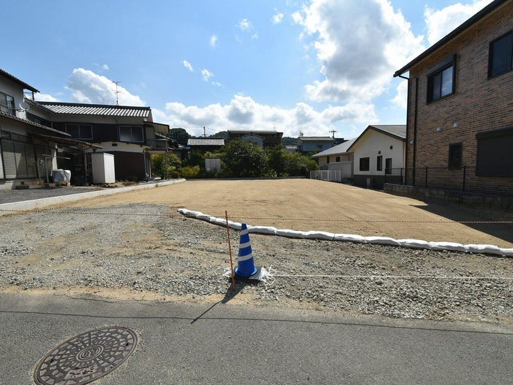 外観を西側より撮影