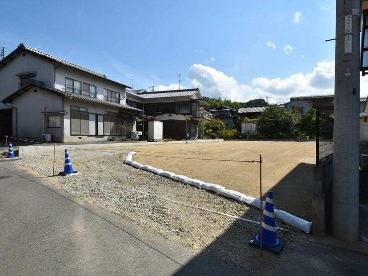 外観を南西側より撮影