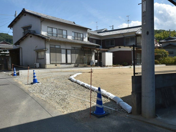 外観を南西側より撮影