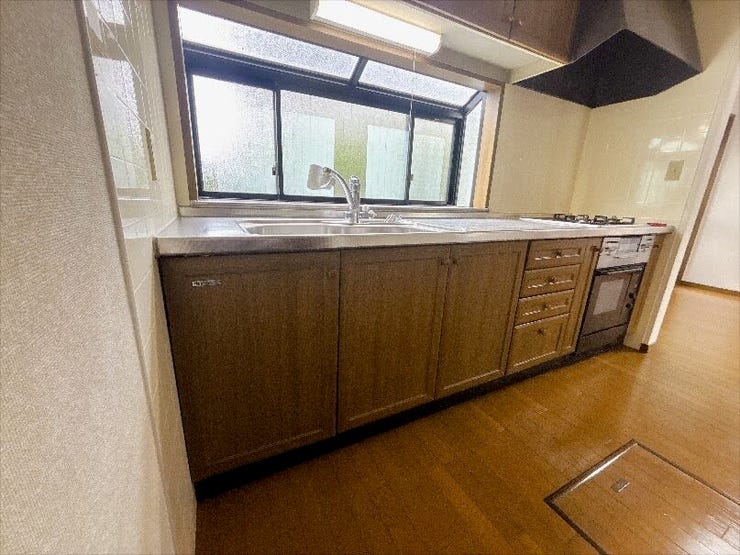 収納スペースがたくさんあり、キッチン用品がたくさん収納できます。