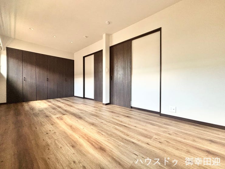 ■2階4.5+4.5帖洋室■寝室、書斎、趣味の部屋。家族の成長やライフスタイルに合わせ、様々な使い方ができる快適な空間です。