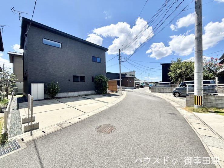 ■理想を叶える新しい暮らしの舞台■高いデザイン性と機能性を兼ね備えた住まい。ここで、家族の新しい物語が始まります。