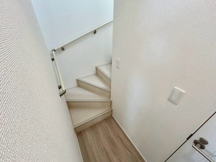※掲載写真は同施工会社の完成済みモデルルーム(施工例)です。実際の物件とは間取り・仕様・設備・色合い等が異なる場合があります。