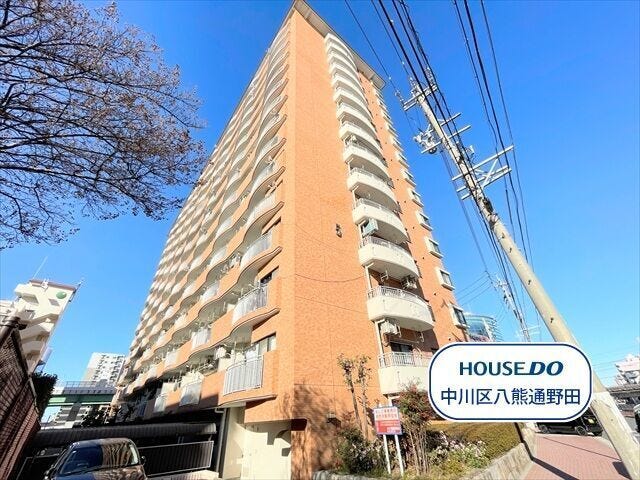 敷地内にはお子様が遊べる公園があり、都会近郊に住みながらも開放感を得ることのできる環境にあります。