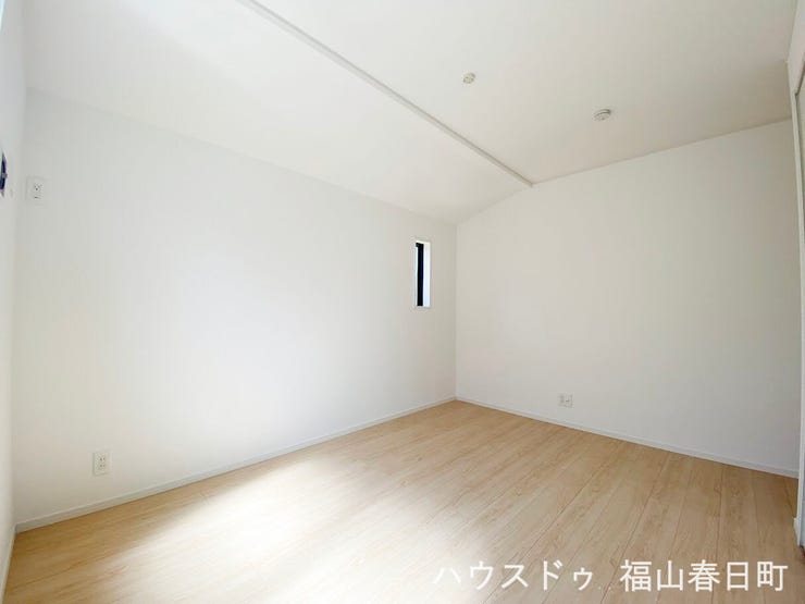 ■2階6.5畳洋室②■収納を備えた使いやすい6.5帖洋室。衣類や荷物もきれいに片付きます。