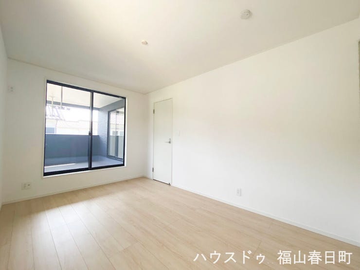■2階6.7畳洋室■約6.7畳の洋室。主寝室としてはもちろん、ベビーベッドやデスクも置けるため、子育て世帯にもおすすめです。