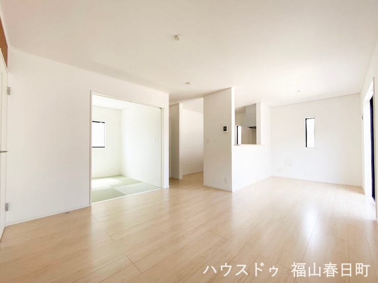 ■安らぎと笑顔の中心地■陽光が優しく降り注ぎ、会話が自然と弾む。ここでは、毎日が特別な時間へと変わります。