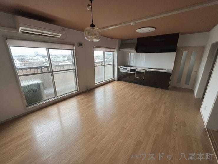 *居住中の為、AI加工にて家具・家電を消去しております。
