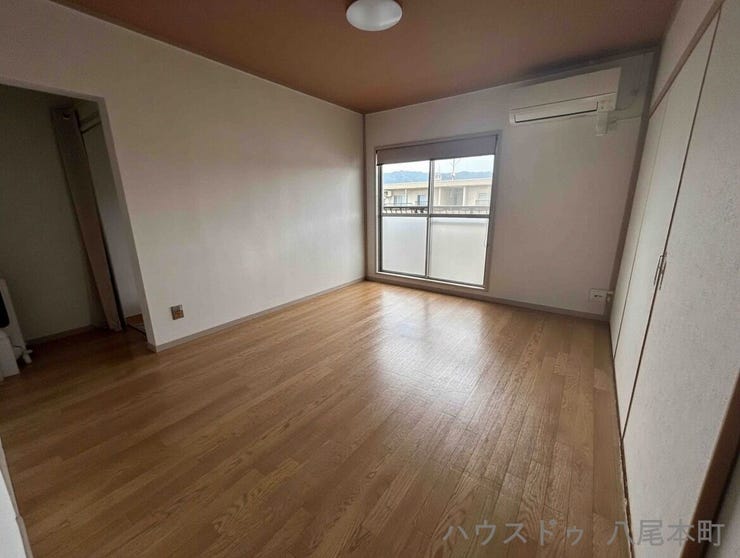 *居住中の為、AI加工にて家具・家電を消去しております。