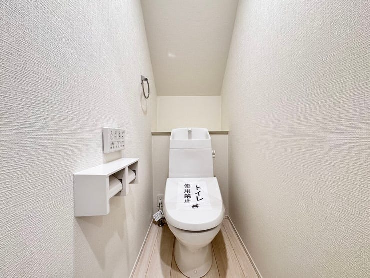 各階、温水シャワー付きトイレ完備♪
