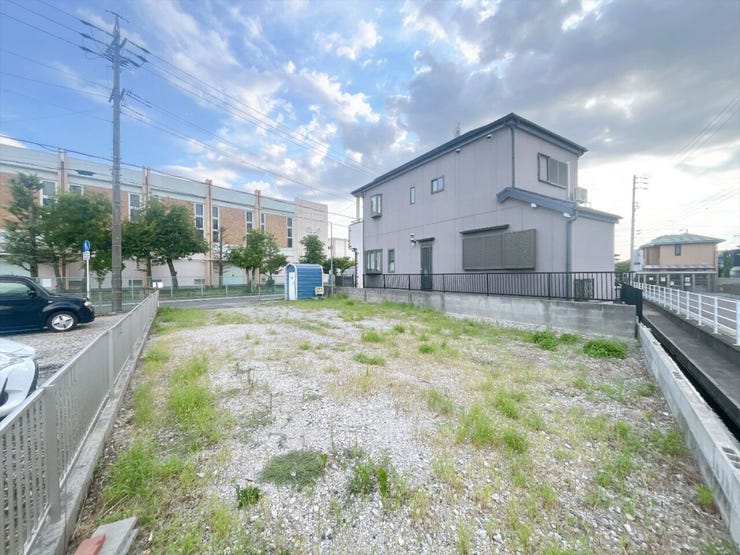 【未掲載情報あり】
店舗限定でネット未掲載の土地情報もご紹介可能です!
公開前の物件もチェックできるため、理想の住まい探しがぐっと進みます!
気になる方はぜひお気軽にお問い合わせください♪