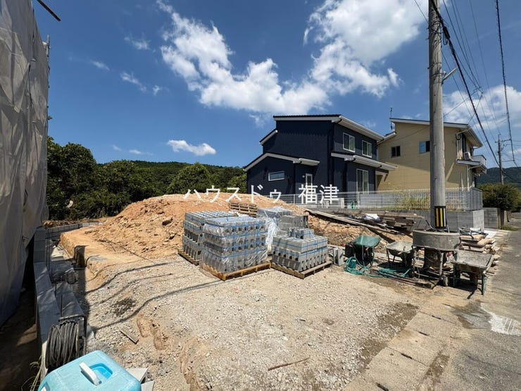 神興東小まで徒歩10分♪
お子様の通学も安心です。
《福津市若木台3丁目 新築戸建》