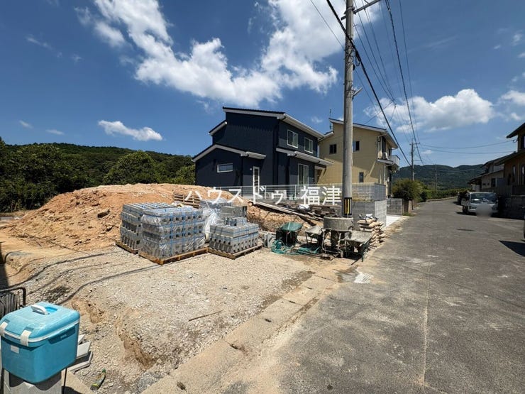 未完成物件は立地を確認後、
同メーカーが建てたお家をご案内!
《福津市若木台3丁目 新築戸建》