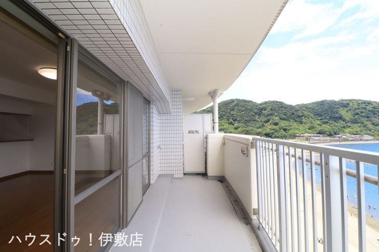 吉野町 グランヴュー磯 【バルコニー】
水栓付きでお掃除も楽々です