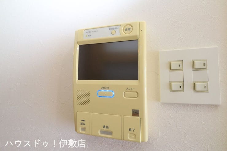 吉野町 グランヴュー磯 【モニター付きインターホン】
誰が来てもわかるモニター付き♪女性が一人で家にいてもこれなら安心