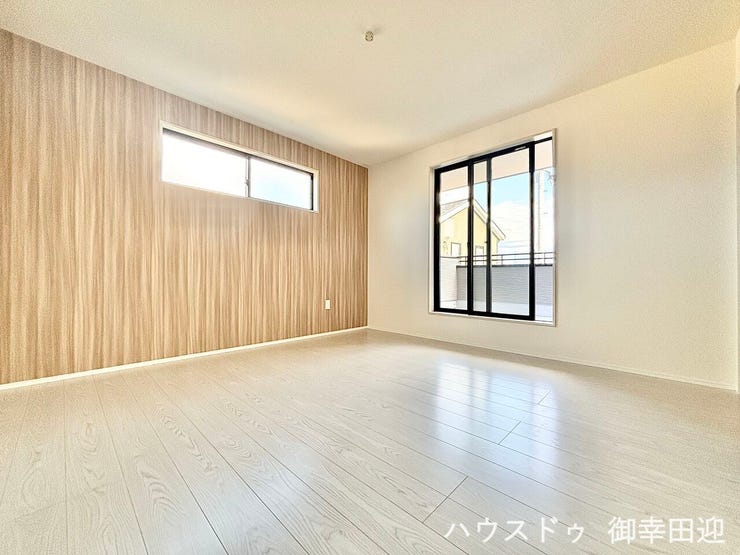■2階8帖洋室■心からリラックスできる静けさ、上質な眠りで、毎日をリセットします。明日への活力を養う空間です。