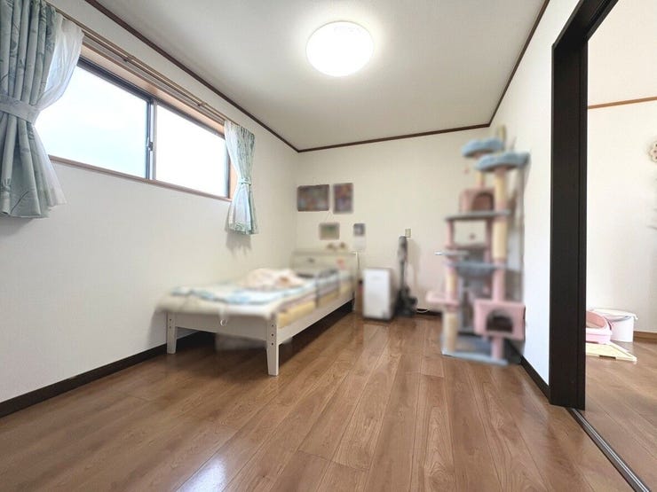 1階8帖の洋室。全居室8帖以上の広さを確保しております。