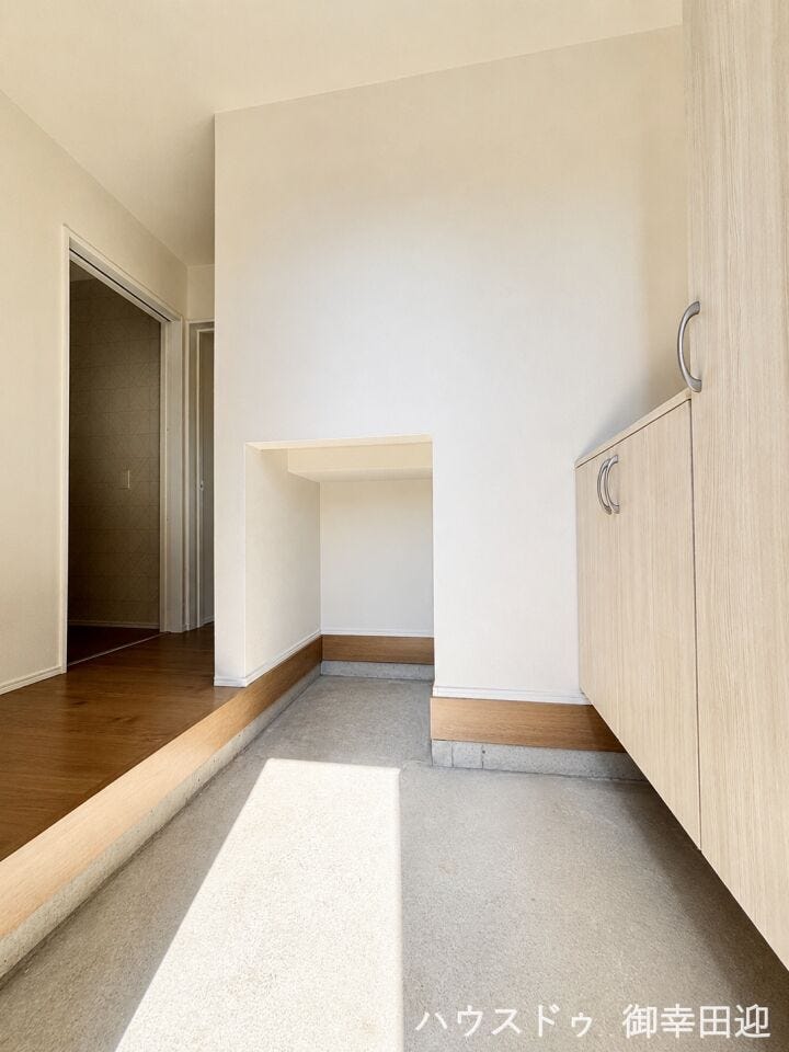 ■「しまう」が叶える美しい玄関■大容量のシューズボックスがあることでいつも整理された、気持ちの良い「家の顔」を保てます。