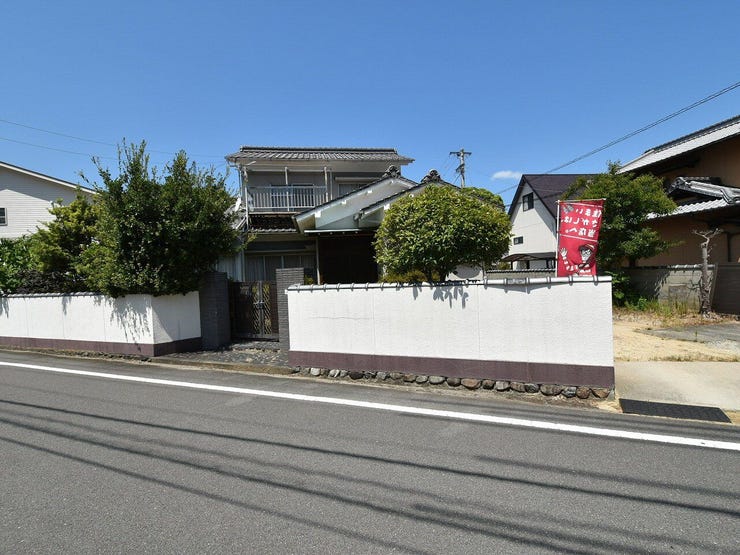外観を南東側より撮影