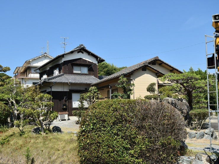 外観を南東側より撮影